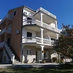Appartamento Fuer 4 Personen Mit Balkon By Interhome *