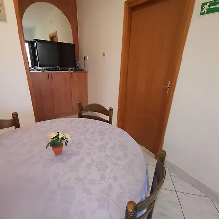 Apartament Fuer 4 Personen Mit Balkon By Interhome Crikvenica