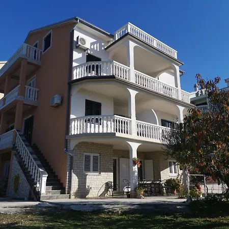 Daire Fuer 4 Personen Mit Balkon By Interhome *