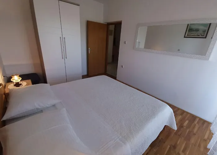 Fuer 4 Personen Mit Balkon By Interhome *