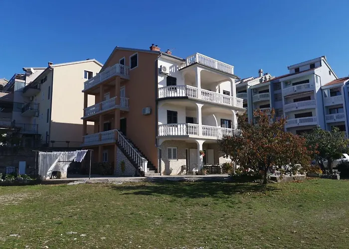 Apartament Fuer 4 Personen Mit Balkon By Interhome